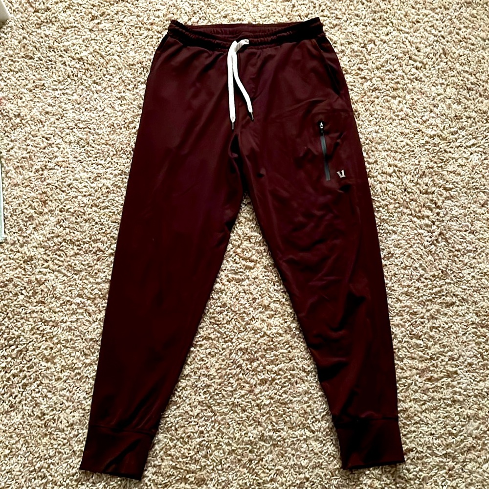 Vuori Men’s Sunday Performance Joggers. Maroon Sweatpants, Size: Medium